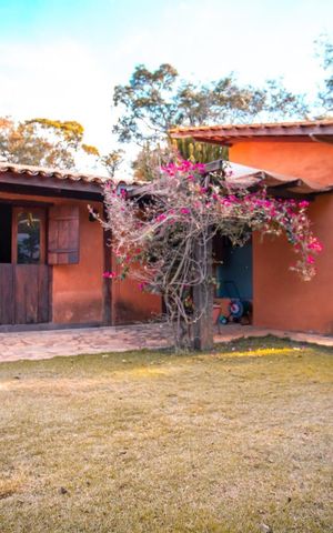 Casa à venda com 500m², 5 quartos e 6 vagas Casa à venda com 500m², 5 quartos e 6 vagasÁrea Externa