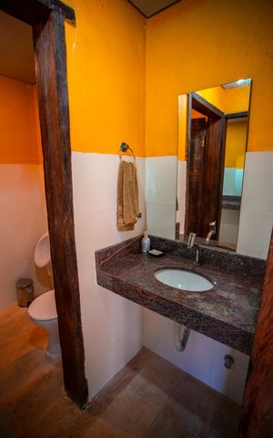 Casa à venda com 500m², 5 quartos e 6 vagas Casa à venda com 500m², 5 quartos e 6 vagasLavabo