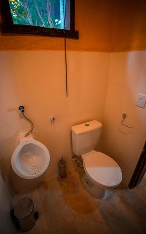 Casa à venda com 500m², 5 quartos e 6 vagas Casa à venda com 500m², 5 quartos e 6 vagasLavabo