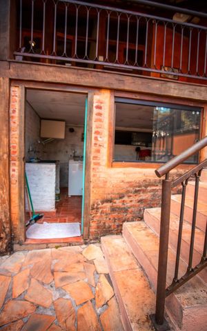 Casa à venda com 500m², 5 quartos e 6 vagas Casa à venda com 500m², 5 quartos e 6 vagasÁrea de Serviço