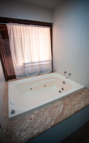 Casa à venda com 500m², 5 quartos e 6 vagas Casa à venda com 500m², 5 quartos e 6 vagasBanheiro da Suíte 3