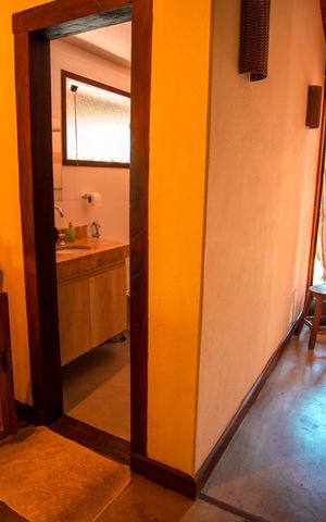 Casa à venda com 500m², 5 quartos e 6 vagas Casa à venda com 500m², 5 quartos e 6 vagasCorredor