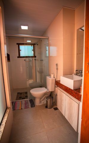Casa à venda com 500m², 5 quartos e 6 vagas Casa à venda com 500m², 5 quartos e 6 vagasBanheiro da Suíte 1