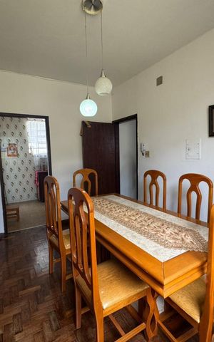 Casa à venda com 209m², 3 quartos e 2 vagas Casa à venda com 209m², 3 quartos e 2 vagasCopa