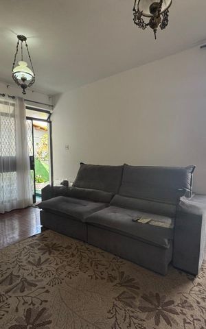 Casa à venda com 209m², 3 quartos e 2 vagas Casa à venda com 209m², 3 quartos e 2 vagasSala