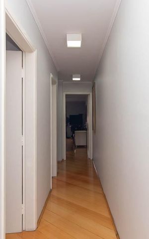 Casa à venda com 213m², 3 quartos e 5 vagas Casa à venda com 213m², 3 quartos e 5 vagasCorredor dos Quartos