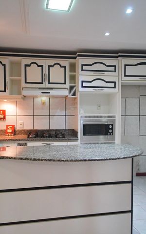 Casa à venda com 250m², 3 quartos e 2 vagasCozinha