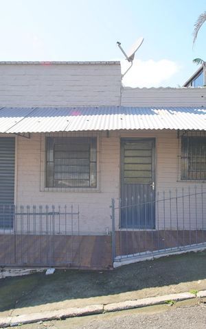 Casa à venda com 250m², 3 quartos e 2 vagasFachada 2