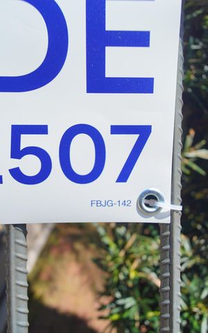 Casa à venda com 250m², 3 quartos e 2 vagasPlaca