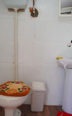 Casa à venda com 250m², 3 quartos e 2 vagasBanheiro de Serviço