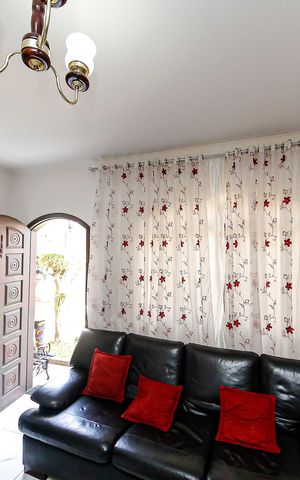 Casa à venda com 300m², 3 quartos e 2 vagas