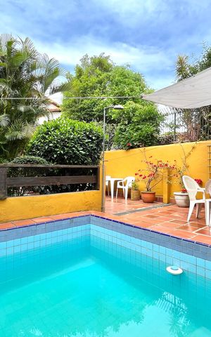 Casa à venda com 358m², 5 quartos e 4 vagas Casa à venda com 358m², 5 quartos e 4 vagasPiscina