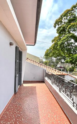 Casa à venda com 358m², 5 quartos e 4 vagas Casa à venda com 358m², 5 quartos e 4 vagasVaranda do Quarto 1