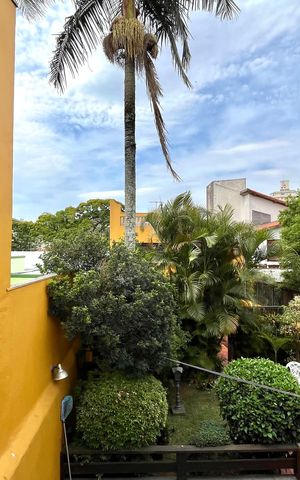 Casa à venda com 358m², 5 quartos e 4 vagas Casa à venda com 358m², 5 quartos e 4 vagasVaranda Quarto 1-Casa 2