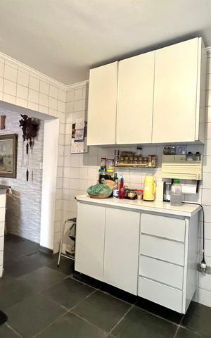 Casa à venda com 358m², 5 quartos e 4 vagas Casa à venda com 358m², 5 quartos e 4 vagasCozinha -Casa 2