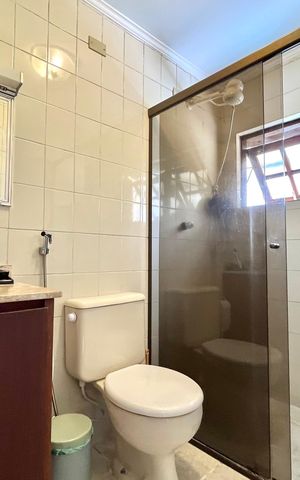 Casa à venda com 358m², 5 quartos e 4 vagas Casa à venda com 358m², 5 quartos e 4 vagasBanheiro da Suíte -Casa 2