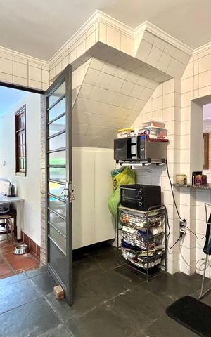 Casa à venda com 358m², 5 quartos e 4 vagas Casa à venda com 358m², 5 quartos e 4 vagasCozinha -Casa 2