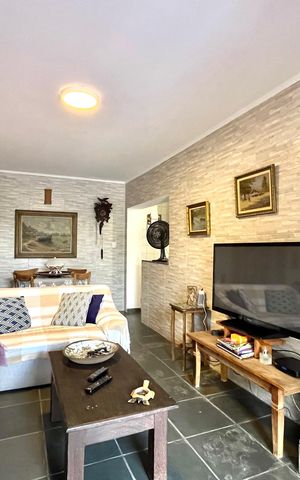 Casa à venda com 358m², 5 quartos e 4 vagas Casa à venda com 358m², 5 quartos e 4 vagasSala 2