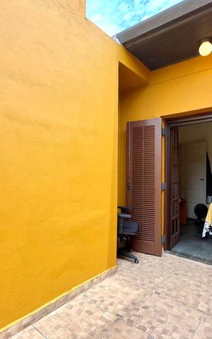 Casa à venda com 358m², 5 quartos e 4 vagas Casa à venda com 358m², 5 quartos e 4 vagasVaranda Quarto 1-Casa 2