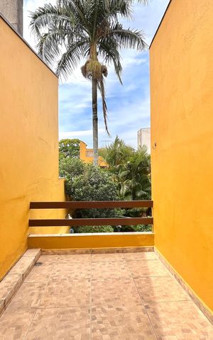 Casa à venda com 358m², 5 quartos e 4 vagas Casa à venda com 358m², 5 quartos e 4 vagasVaranda Quarto 1-Casa 2