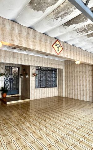 Casa à venda com 358m², 5 quartos e 4 vagas Casa à venda com 358m², 5 quartos e 4 vagasGaragem