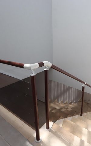 Casa para alugar com 320m², 4 quartos e 10 vagasEscadas