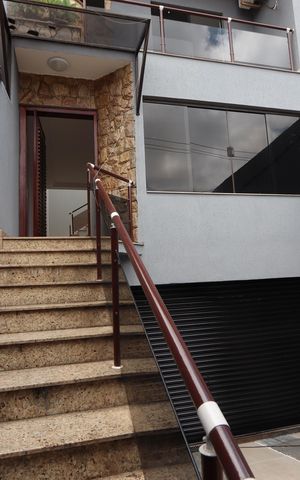 Casa para alugar com 320m², 4 quartos e 10 vagasEntrada