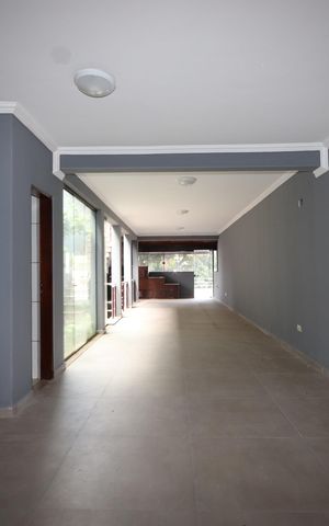Casa para alugar com 320m², 4 quartos e 10 vagasGaragem