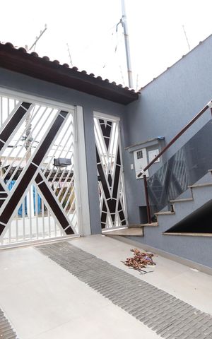 Casa para alugar com 320m², 4 quartos e 10 vagasEntrada