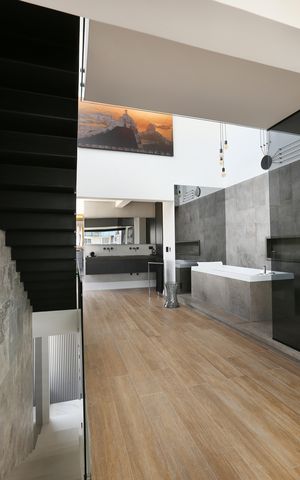 Apartamento para alugar com 125m², 1 quarto e 1 vaga Apartamento para alugar com 125m², 1 quarto e 1 vagaEscada