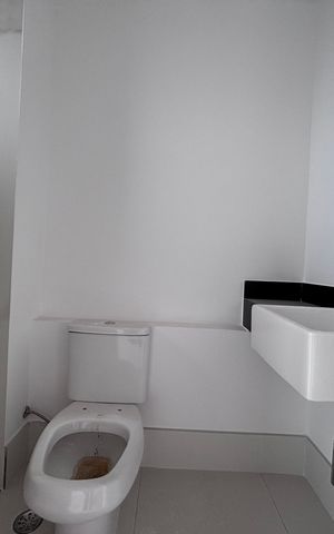 Apartamento à venda com 154m², 2 quartos e 2 vagas Apartamento à venda com 154m², 2 quartos e 2 vagasBanheiro da Suíte