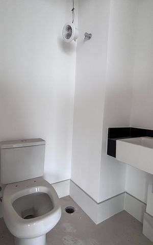 Apartamento à venda com 154m², 2 quartos e 2 vagas Apartamento à venda com 154m², 2 quartos e 2 vagasBanheiro da Suíte