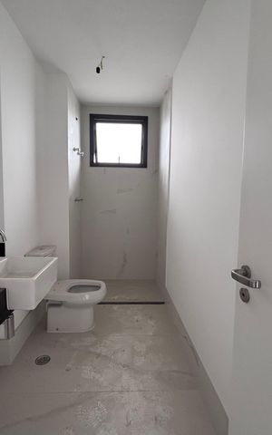 Apartamento à venda com 154m², 2 quartos e 2 vagas Apartamento à venda com 154m², 2 quartos e 2 vagasBanheiro da Suíte 1