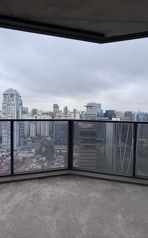 Apartamento à venda com 154m², 1 quarto e 2 vagas Apartamento à venda com 154m², 1 quarto e 2 vagasVaranda