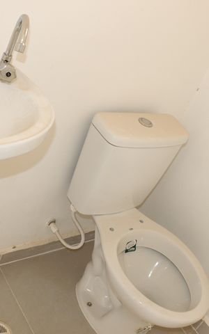 Casa de condomínio para alugar com 80m², 2 quartos e 1 vagaBanheiro