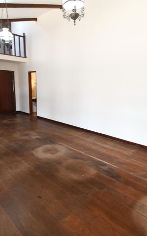 Casa à venda com 270m², 4 quartos e 3 vagasSala