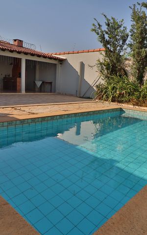 Casa para alugar com 280m², 3 quartos e 3 vagasPiscina