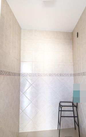 Casa para alugar com 280m², 3 quartos e 3 vagasBanheiro da Piscina