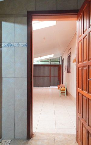 Casa à venda com 120m², 3 quartos e 1 vagaÁrea de Serviço