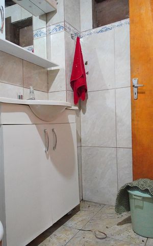 Casa à venda com 120m², 3 quartos e 1 vagaBanheiro