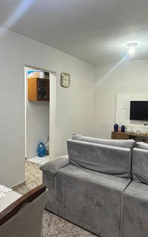 Casa à venda com 100m², 3 quartos e 2 vagas Casa à venda com 100m², 3 quartos e 2 vagasSala