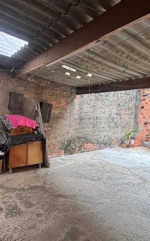 Casa à venda com 100m², 3 quartos e 2 vagas Casa à venda com 100m², 3 quartos e 2 vagasQuintal
