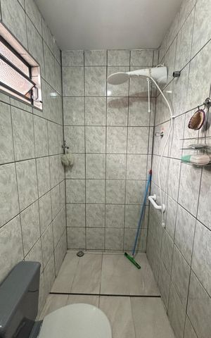 Casa à venda com 100m², 3 quartos e 2 vagas Casa à venda com 100m², 3 quartos e 2 vagasBanheiro
