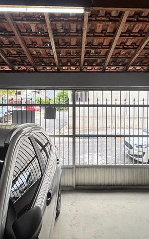 Casa à venda com 100m², 3 quartos e 2 vagas Casa à venda com 100m², 3 quartos e 2 vagasGaragem