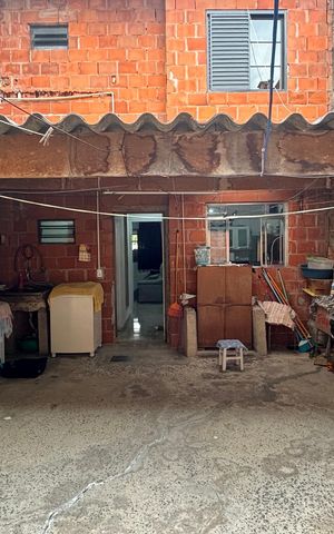 Casa à venda com 100m², 3 quartos e 2 vagas Casa à venda com 100m², 3 quartos e 2 vagasQuintal