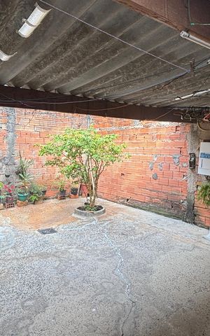 Casa à venda com 100m², 3 quartos e 2 vagas Casa à venda com 100m², 3 quartos e 2 vagasQuintal