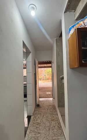 Casa à venda com 100m², 3 quartos e 2 vagas Casa à venda com 100m², 3 quartos e 2 vagasCorredor