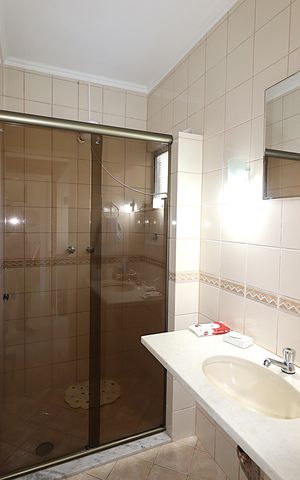 Apartamento à venda com 196m², 4 quartos e 2 vagasBanheiro 2