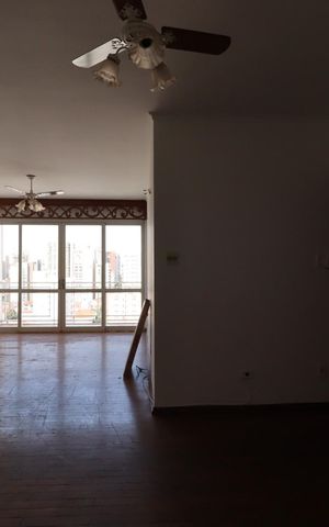 Apartamento para alugar com 134m², 4 quartos e 1 vaga Apartamento para alugar com 134m², 4 quartos e 1 vagaSala