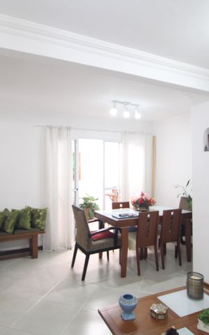 Casa à venda com 212m², 5 quartos e 4 vagasSala